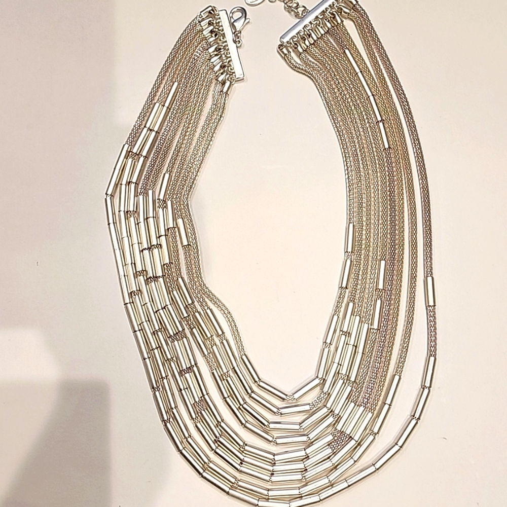 Marla Wynne Silvertone Meshed Necklace, with Gray Felt Jewelry Bag
